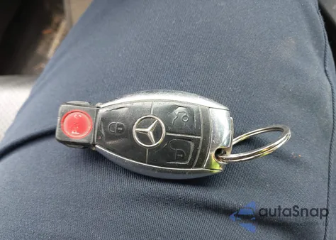 2008 Mercedes-Benz C 300 Luxury/Sport from USA, damaged, VIN WDDGF54X48F110243